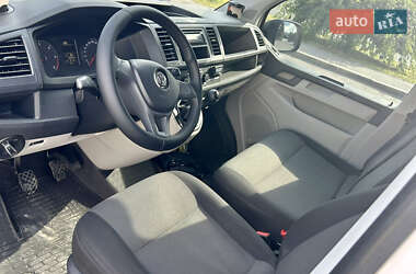 Минивэн Volkswagen Transporter 2017 в 