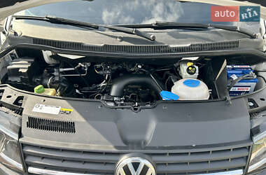 Минивэн Volkswagen Transporter 2017 в 
