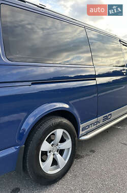 Минивэн Volkswagen Transporter 2011 в 