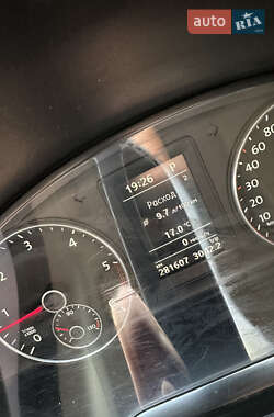 Минивэн Volkswagen Transporter 2011 в 