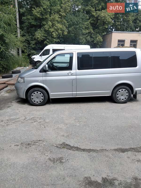 Минивэн Volkswagen Transporter 2004 в 