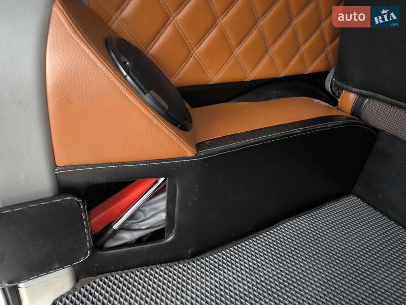 Минивэн Volkswagen Transporter 2012 в Краматорске