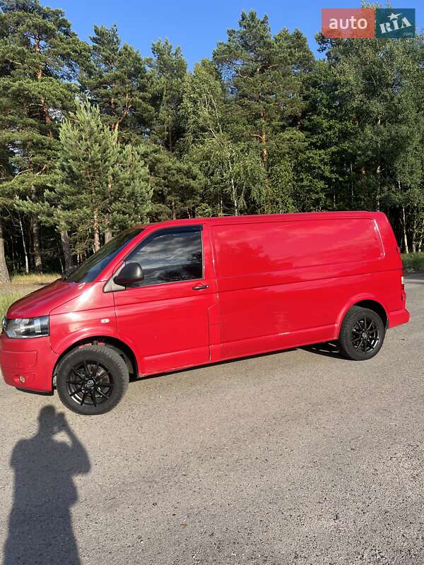 Вантажний фургон Volkswagen Transporter 2013 в Рокитному