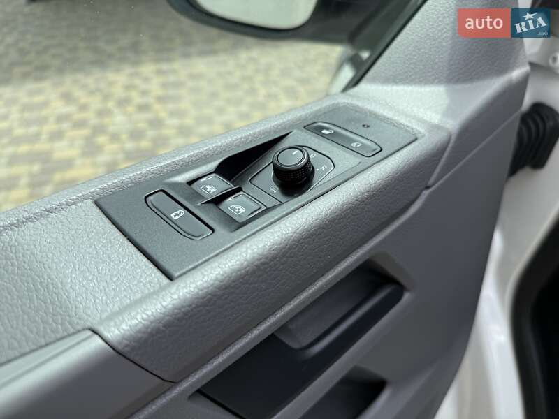 Минивэн Volkswagen Transporter 2020 в Луцке