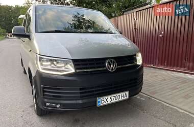 Вантажний фургон Volkswagen Transporter 2017 в Хмельницькому