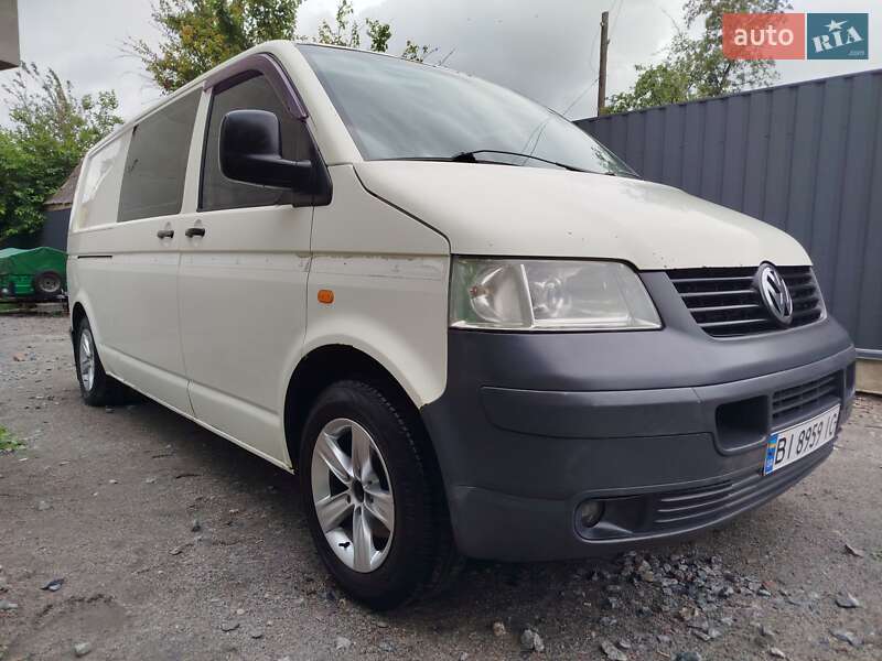 Грузовой фургон Volkswagen Transporter 2003 в Полтаве