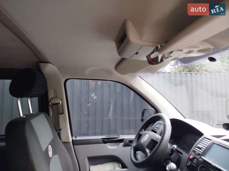 Грузовой фургон Volkswagen Transporter 2003 в Полтаве