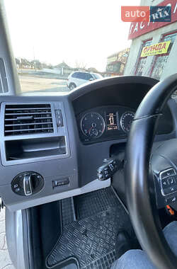 Минивэн Volkswagen Transporter 2012 в 