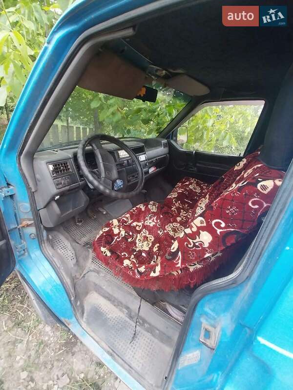 Грузовой фургон Volkswagen Transporter 1991 в Михновцах