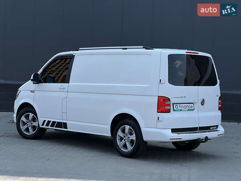 Грузовой фургон Volkswagen Transporter 2017 в Киеве