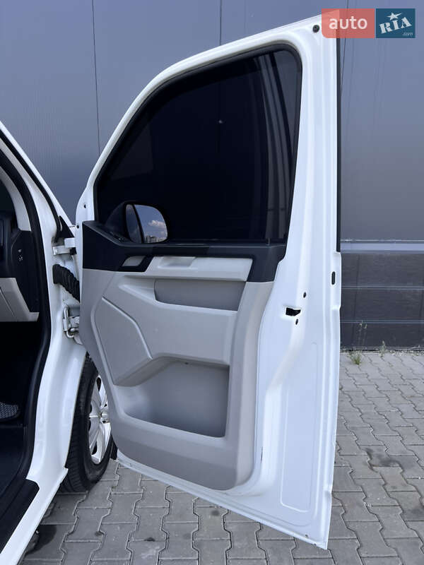 Грузовой фургон Volkswagen Transporter 2017 в Киеве