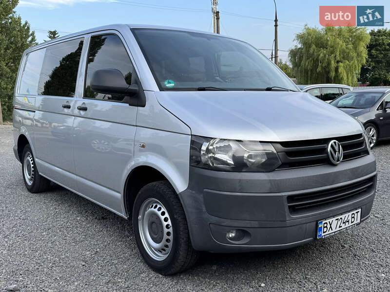 Вантажопасажирський фургон Volkswagen Transporter 2011 в Хмельницькому