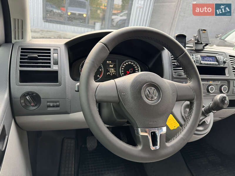 Вантажопасажирський фургон Volkswagen Transporter 2011 в Хмельницькому