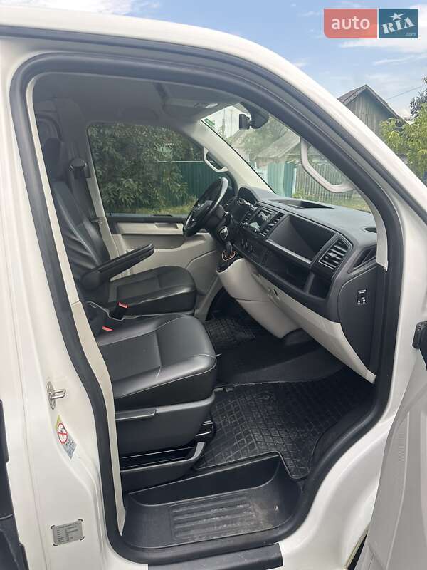 Минивэн Volkswagen Transporter 2018 в Узине