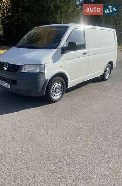 Вантажний фургон Volkswagen Transporter 2006 в Івано-Франківську