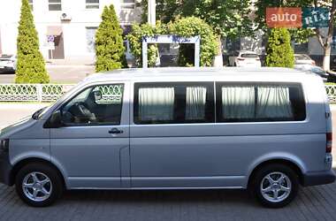 Минивэн Volkswagen Transporter 2010 в 