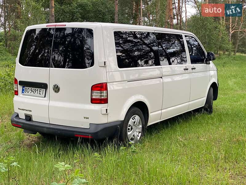 Минивэн Volkswagen Transporter 2015 в Седлище