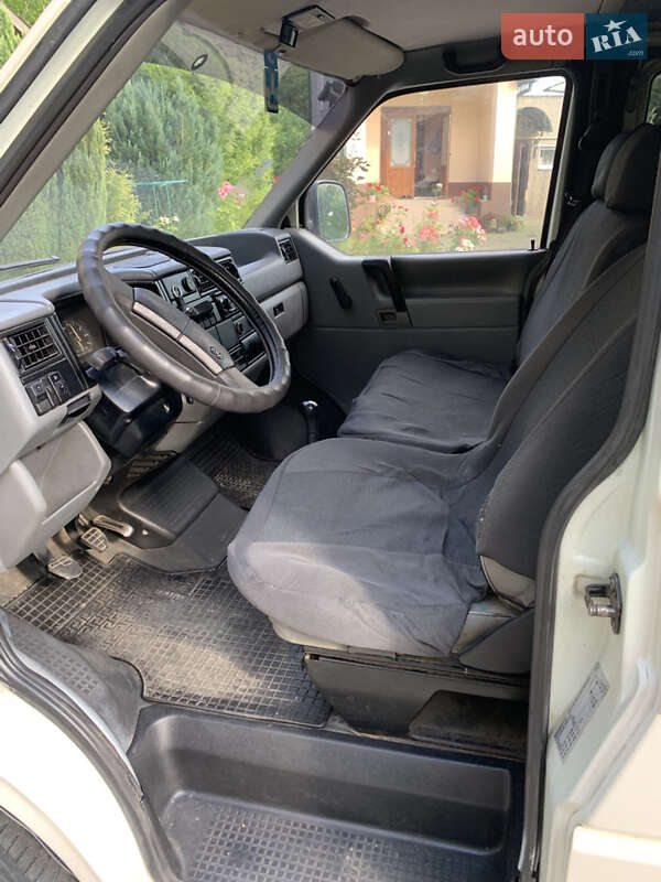 Минивэн Volkswagen Transporter 1996 в Долине