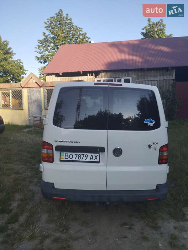 Мінівен Volkswagen Transporter 2006 в Чорткові