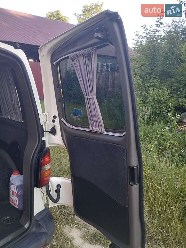Мінівен Volkswagen Transporter 2006 в Чорткові