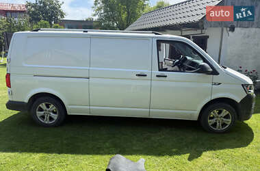 Вантажний фургон Volkswagen Transporter 2015 в Львові