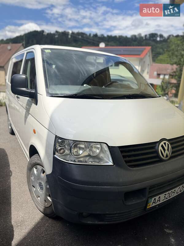 Грузовой фургон Volkswagen Transporter 2004 в 