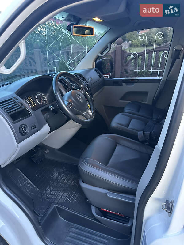 Минивэн Volkswagen Transporter 2015 в Ивано-Франковске