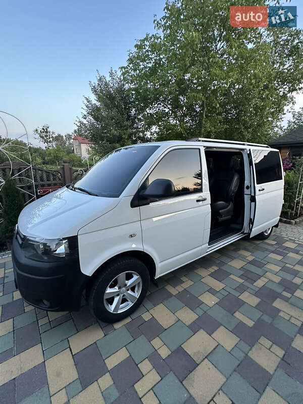 Минивэн Volkswagen Transporter 2015 в Ивано-Франковске