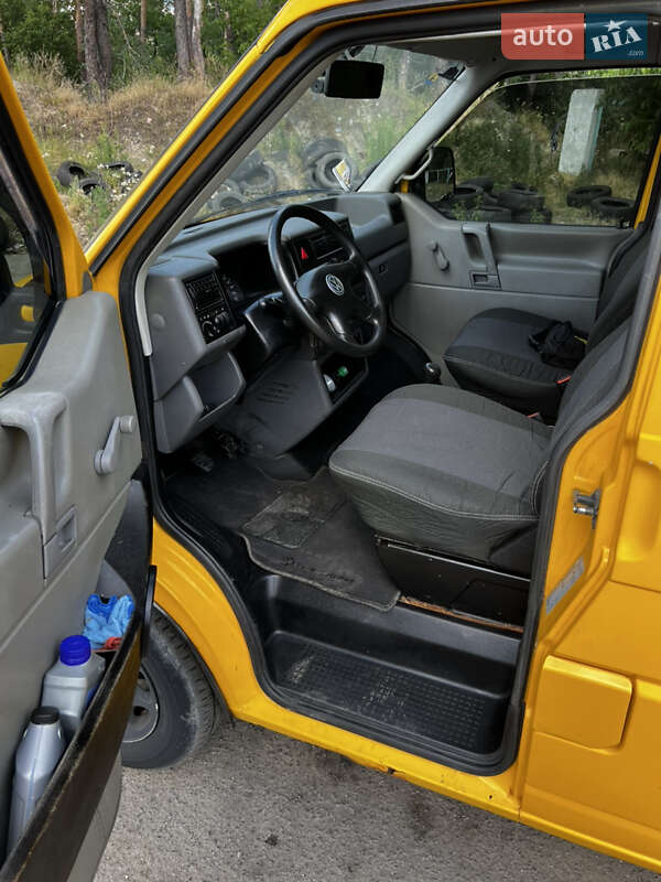 Минивэн Volkswagen Transporter 2000 в Киеве