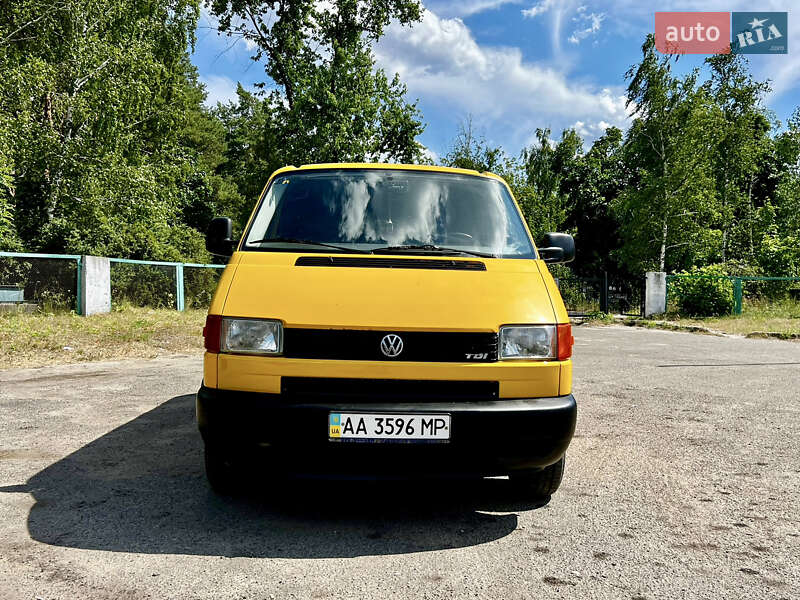 Минивэн Volkswagen Transporter 2000 в Киеве