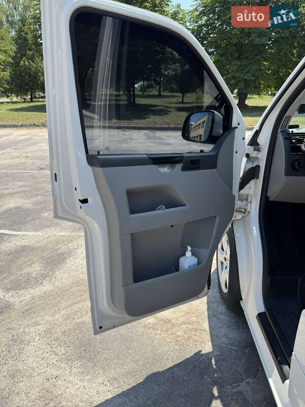 Мінівен Volkswagen Transporter 2012 в Верхньодніпровську