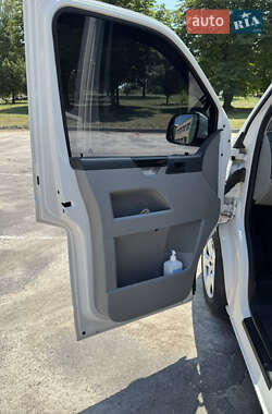 Минивэн Volkswagen Transporter 2012 в 