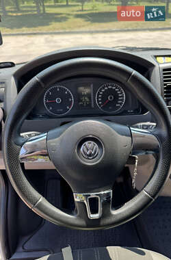 Минивэн Volkswagen Transporter 2012 в 