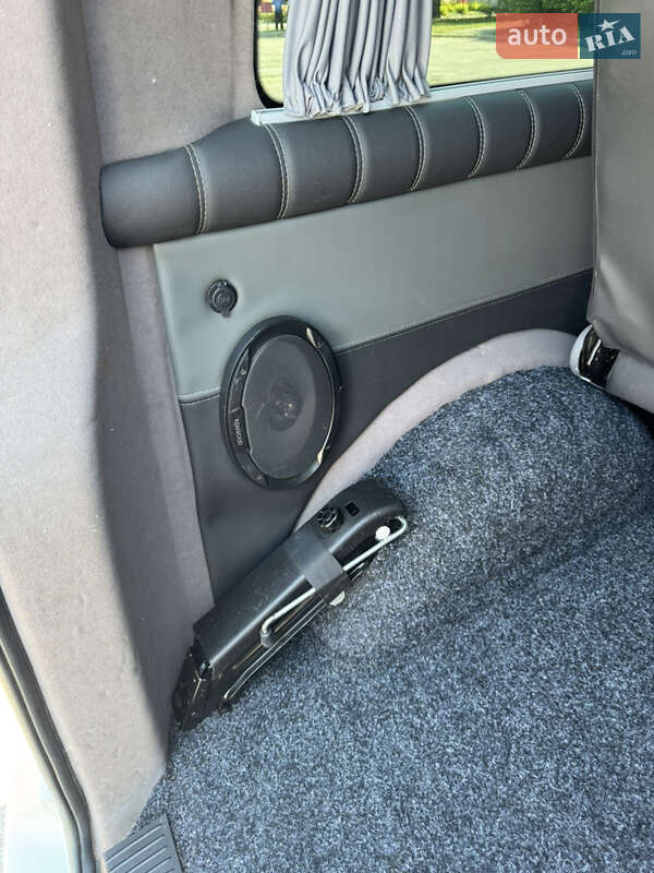 Мінівен Volkswagen Transporter 2012 в Верхньодніпровську