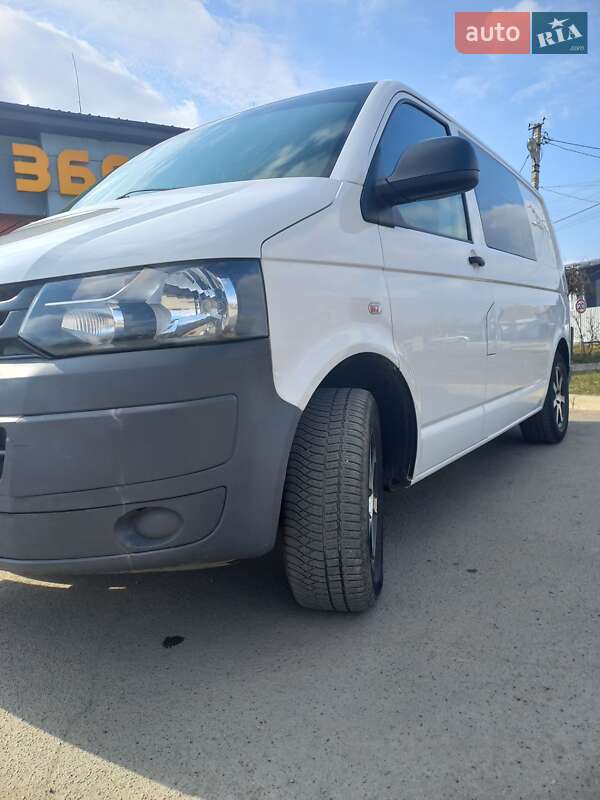 Минивэн Volkswagen Transporter 2012 в Умани