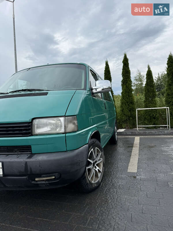 Минивэн Volkswagen Transporter 2000 в Надворной