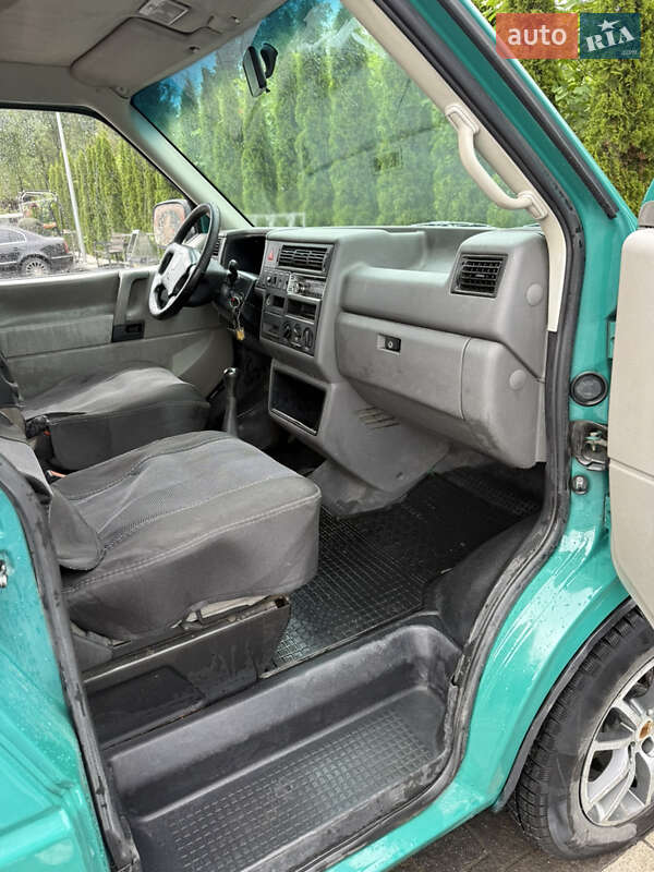 Минивэн Volkswagen Transporter 2000 в Надворной