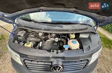 Минивэн Volkswagen Transporter 2009 в 