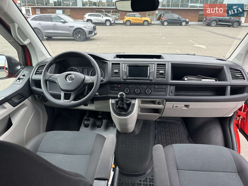 Мінівен Volkswagen Transporter 2019 в Києві