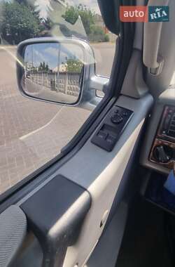 Минивэн Volkswagen Transporter 2000 в 
