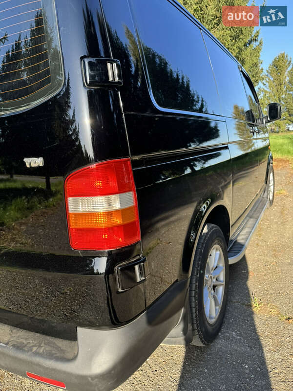 Мінівен Volkswagen Transporter 2004 в Стрию