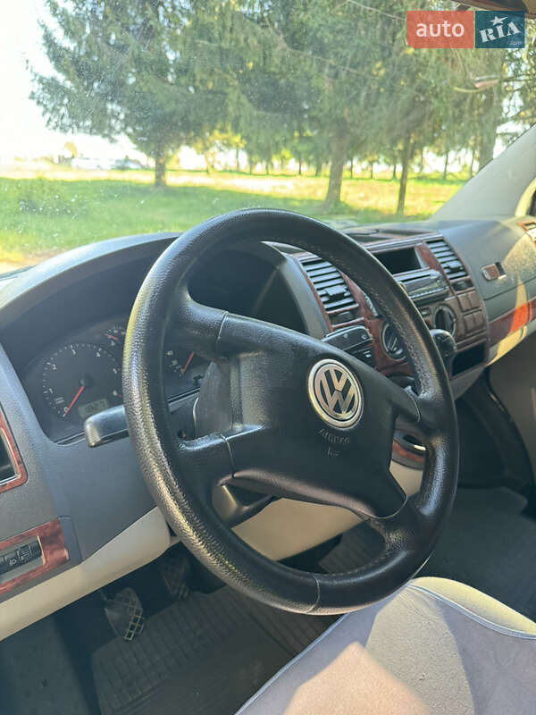 Мінівен Volkswagen Transporter 2004 в Стрию