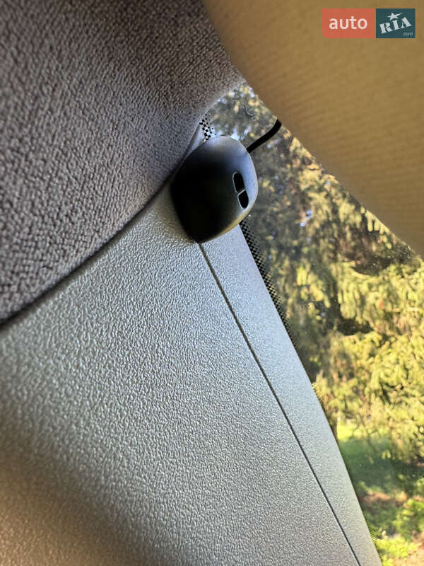 Мінівен Volkswagen Transporter 2004 в Стрию