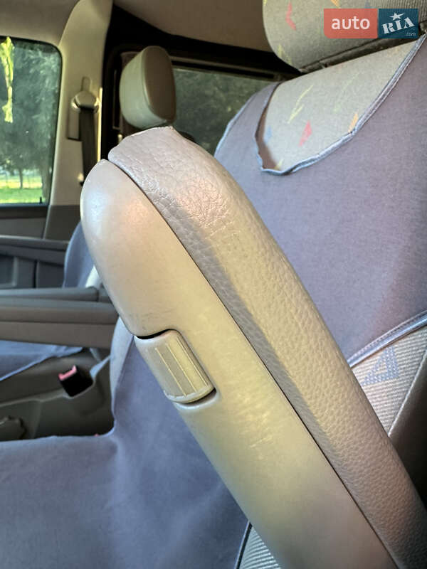 Мінівен Volkswagen Transporter 2004 в Стрию