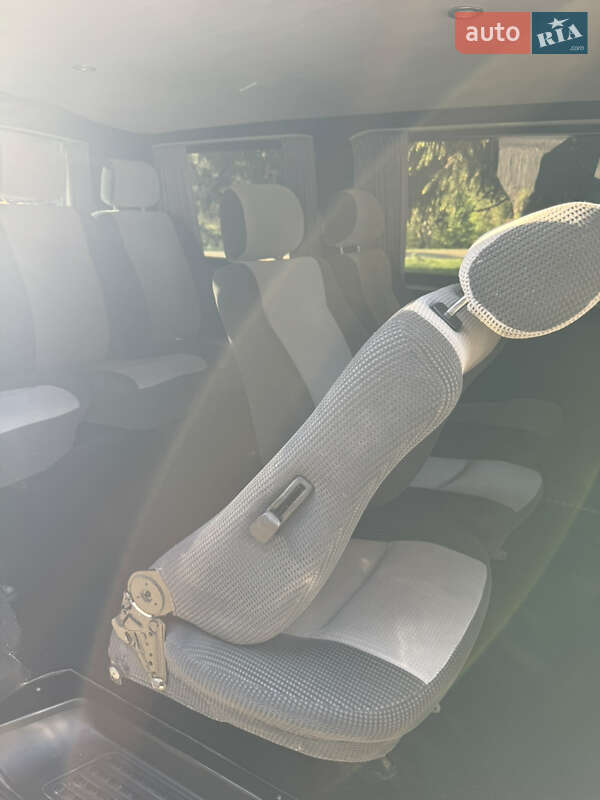 Мінівен Volkswagen Transporter 2004 в Стрию