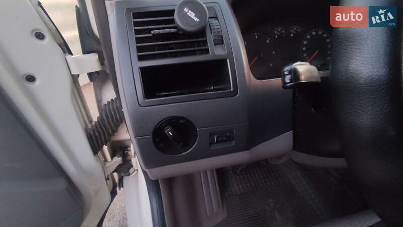 Минивэн Volkswagen Transporter 2006 в Первомайске