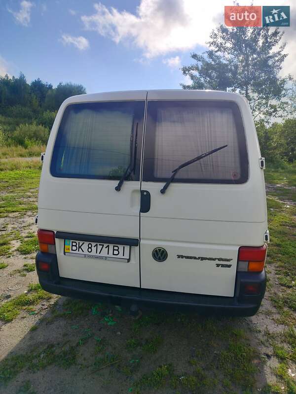 Минивэн Volkswagen Transporter 2003 в Рокитном