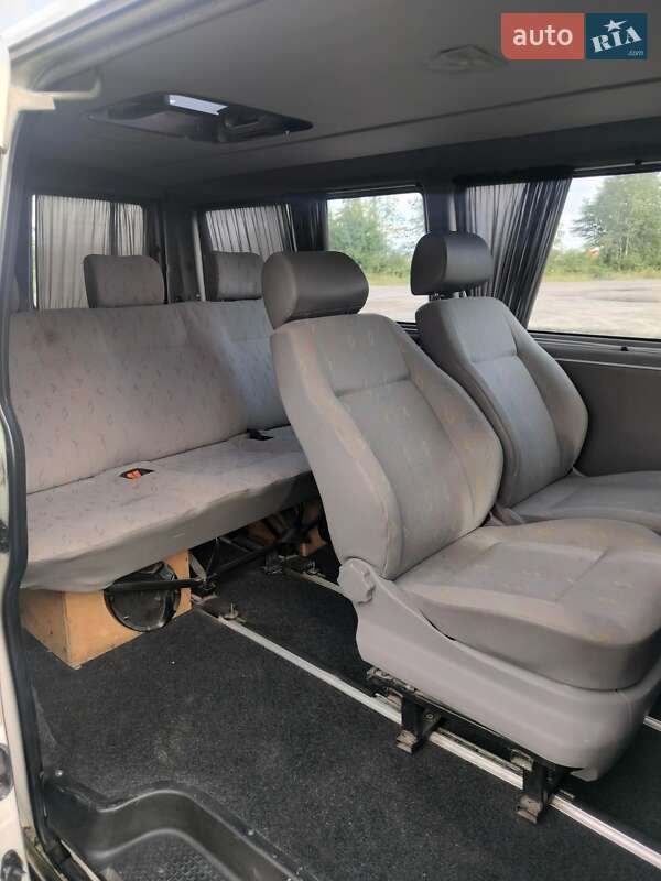Минивэн Volkswagen Transporter 2003 в Рокитном