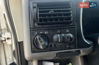 Грузовой фургон Volkswagen Transporter 2000 в 