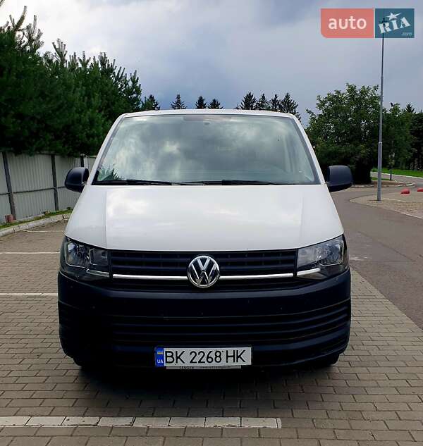 Грузовой фургон Volkswagen Transporter 2017 в Луцке